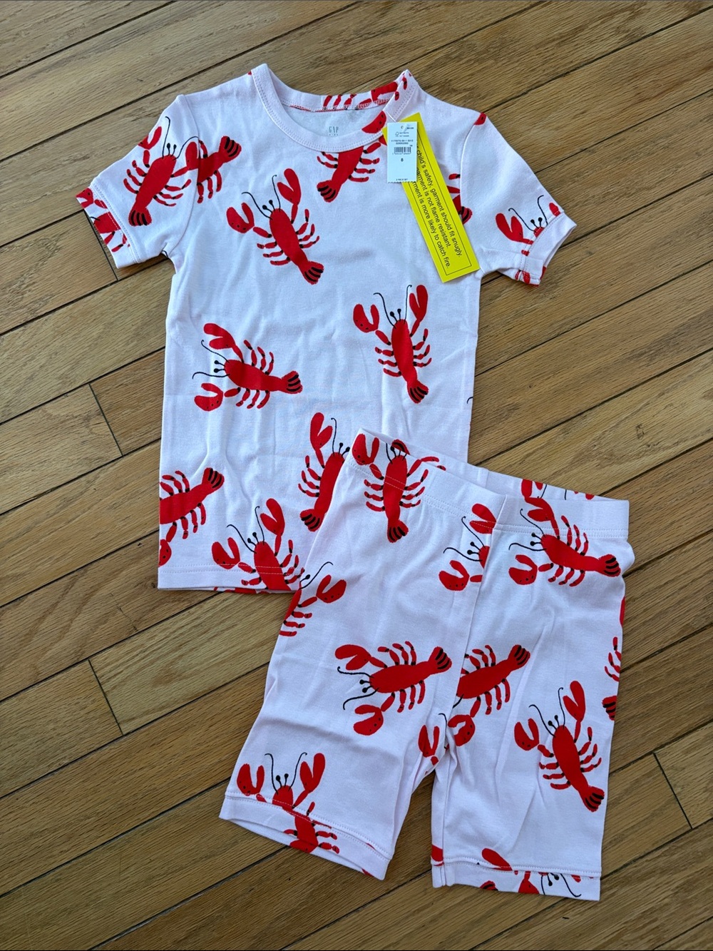NWT GAP Light Pink Kids Pajama Set with Red Lobster Print, Size 8